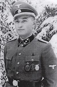 Wilhelm Rosenbaum i uniform för Untersturmführer.