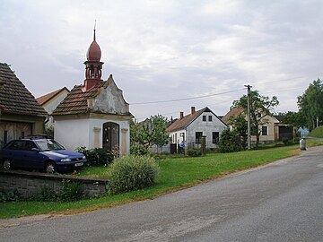 Chapelle sur la place de Záluží.