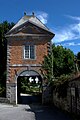 2009 : portail d'entrée de l'ancienne abbaye du Jardinet.