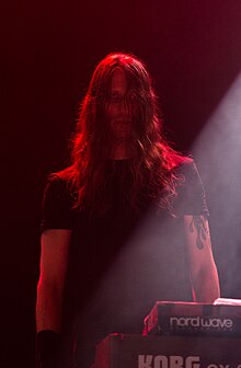 Larsen live with Enslaved in 2016