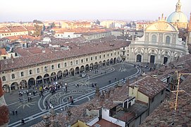 Veduta panoramica della Piazza Ducale.