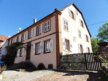 Maison du XIXe siècle à l'emplacement du château.