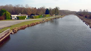 Le canal de la Somme entre Cerisy et Gailly.