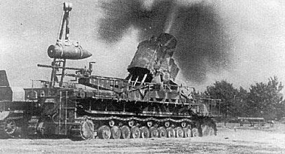 Un morter Karl, de 600 mm, disparant contra Varsòvia en 1944