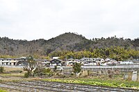 神山と神山山頂の垂迹石