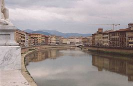 De Arno in het centrum van Pisa