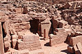 Đền thờ Hathor, bên phải là nhà nguyện của Sopdu (phế tích) tại Serabit el-Khadim, Nam Sinai.