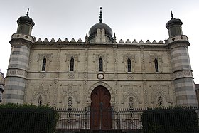 Vue générale de l'édifice.