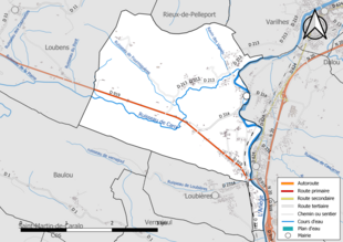 Carte en couleur présentant le réseau hydrographique de la commune