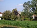 Entrée du village, jardins et clocher