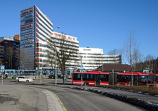 Danvikcenter och Henriksdals trafikplats.