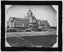 Pieter Oosterhuis fotografeerde die brug rond 1864