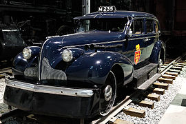 Buick-McLaughlin Limited de 1939 modifiée par le Canadien Pacifique pour l'inspection du réseau ferroviaire.