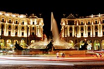 Piazza della Repubblica di sera