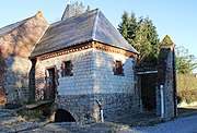 Bâtiment de garde de l'entée du château.