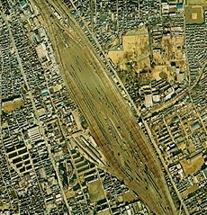 さいたま新都心駅付近空中写真（1974年撮影 国土交通省国土画像情報オルソ化空中写真より）。かつての大宮操車場。