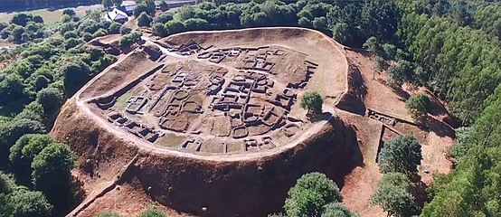 Аерофотознімок городища Кастро де Віладонга (культури Кастро), Галісія, Іспанія.