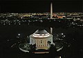 El Monumento a Jefferson por la noche