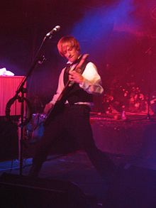 Crispian Mills performing at Rainbow Club in Milan in 2007