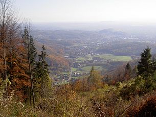 Das Statteggertal gesehen von der Rannach, im Hintergrund der Grazer Schlossberg