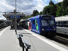 Z 8815/16 en gare de Saint-Cloud.