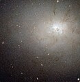 Pekuliární nepravidelná galaxie NGC 3077