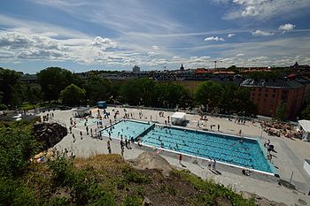 Full fart på Vanadisbadet sommaren 2014.