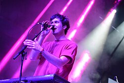 Washed Out esiintymässä heinäkuussa 2016