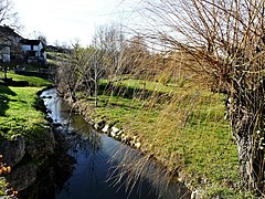 La Belle en contrebas du bourg de Monsec.