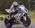 S 1000 RR en course (2009).