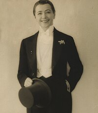 Ella Shields, in top hat and tails, Sydney, 1930 - 1933