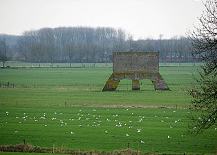 Kogelvanger bij Werk aan het Spoel, restant van een schietbaan (km 242)