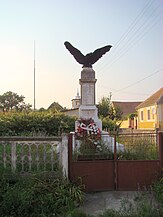 Monumentul eroilor din Săcădate