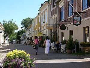 Näkymä Naantalin vanhankaupungin Mannerheiminkadulle