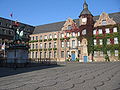 Bâtiment officiel. Hôtel de ville.