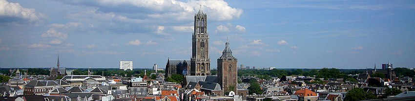 Gezicht op Utrecht met de Dom en de Buurkerk