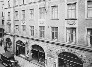 Fasaden mot Biblioteksgatan, 1930.