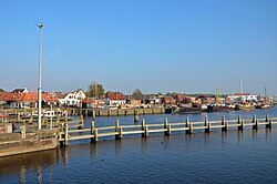 Sicht auf Zoutkamp von der Brücke aus