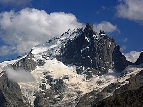 La Meije vue du nord, avec le Grand Pic au premier plan