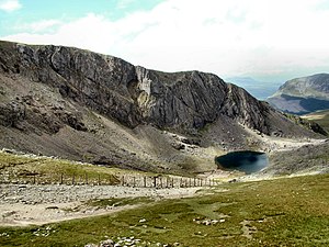 Image of the rock faces of the Clogwyn crag in Snowdon in Wales