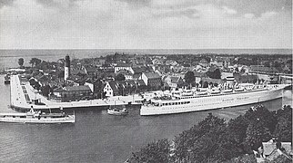 Pillau mit Hafen und Schiff des Seedienst Ostpreußen, 1930er-Jahre