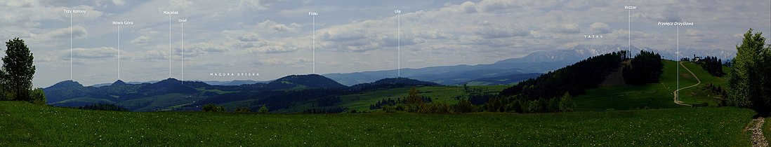 Panorama z podnóży Lubania (powyżej przełęczy Drzyślawa)