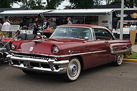 Le coupé Monterey de 1955 est assez proche de la Ford Victoria…