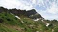 Der Speer von Nordosten (links die Bergkette Schwarzi Chöpf)