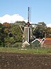 De Westerveldmolen, belt-korenmolen oorspronkelijk uit 1864 maar is in 1984 ingrijpend gerestaureerd.