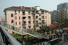 Una "vecchia casa pubblica" a Pengpu Xincun, Shanghai.