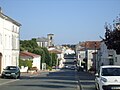 L'avenue principale de la ville ( "Rue Nationale" )