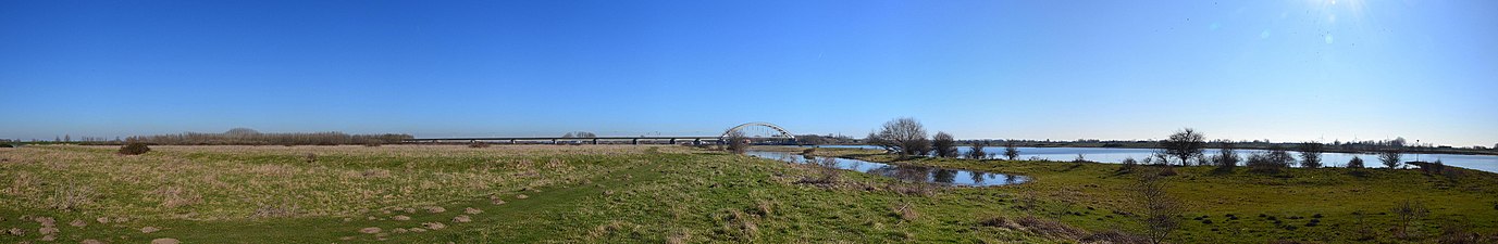 Tussen Fort Honswijk (km 235) en Culemborg (km 240)