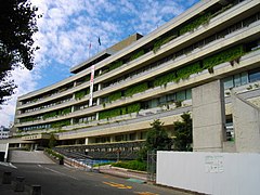 荒川區役所（日语：荒川区役所）（荒川二丁目）