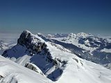 Blick vom Hängst, dem höchsten Punkt der Schrattenfluh, zur fast gleich hohen Hächle